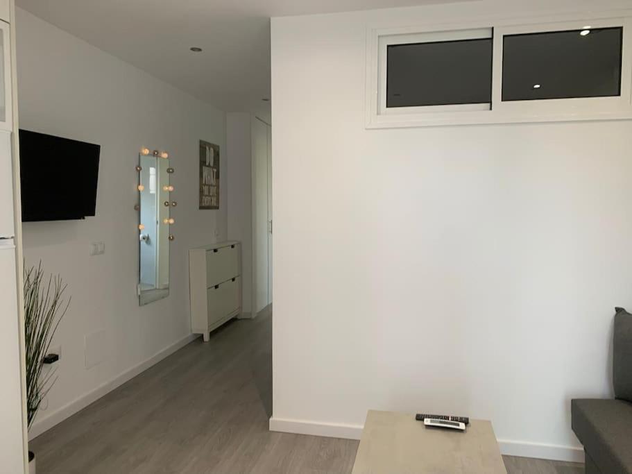 Apartamento Con Encanto Y Piscina Фуeнхирола Екстериор снимка