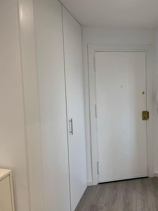 Apartamento Con Encanto Y Piscina Фуeнхирола Екстериор снимка