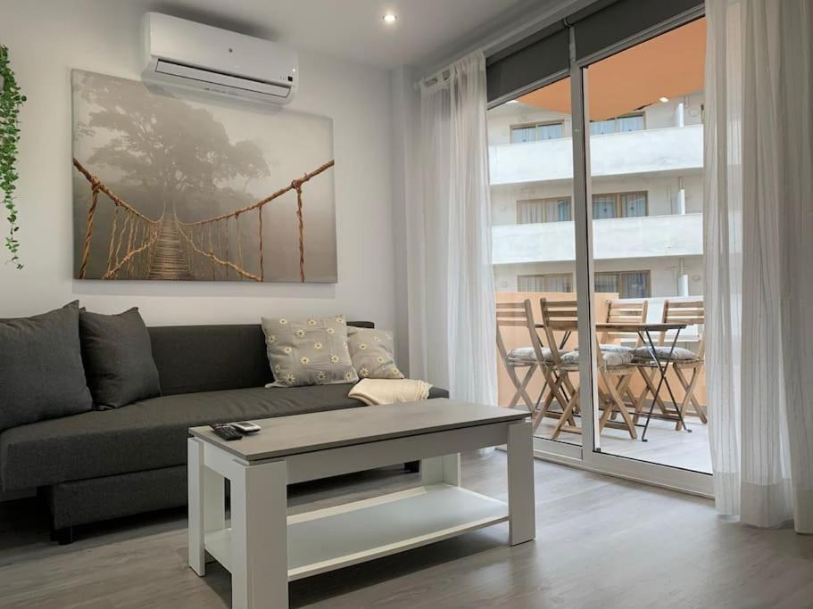 Apartamento Con Encanto Y Piscina Фуeнхирола Екстериор снимка